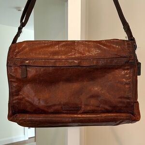 FRYE AND CO. Rich Brown Leather Messenger Bag